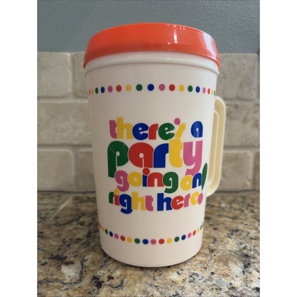 Ban.do 34 oz Plastic Trucker Cup THERES A PARTY GOING ON RIGHT HERE *NO STRAW*